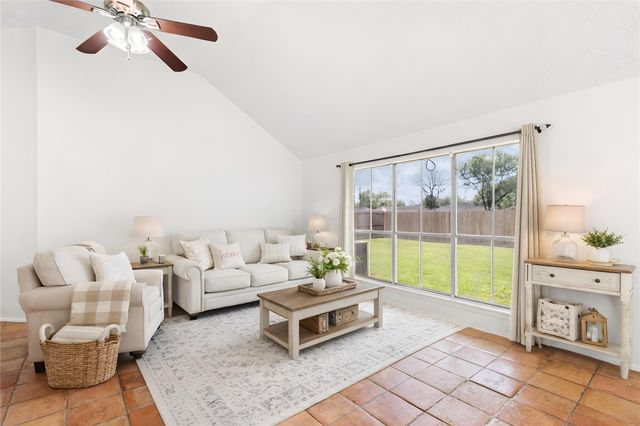 1818 Wildwood Drive, Deer Park, TX 77536