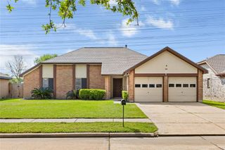 1818 Wildwood Drive, Deer Park, TX 77536