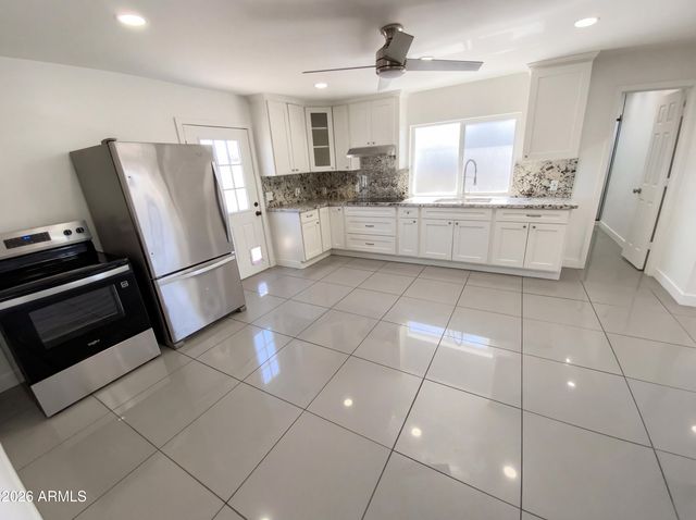 15633 N GREASEWOOD Street, Surprise, AZ 85378