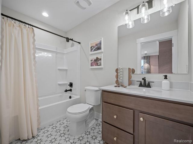 4437 Edison Boulevard, Fenton, MI 48451