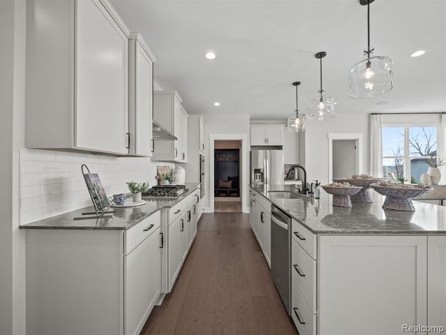 4437 Edison Boulevard, Fenton, MI 48451