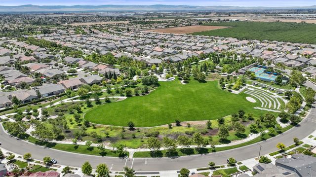 1392 Mill Run Ct, Manteca, CA 95336
