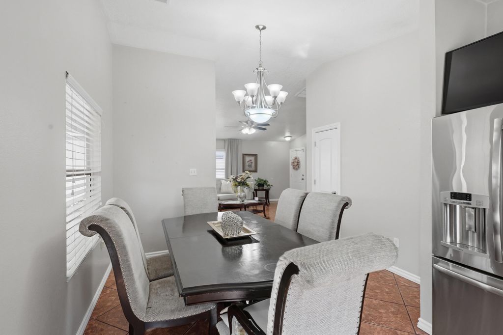 Image 10 of property listing at 7612 Desert Canyon Place SW, Albuquerque, NM 87121