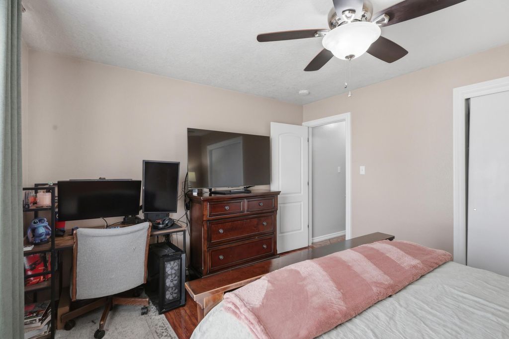 Image 15 of property listing at 7612 Desert Canyon Place SW, Albuquerque, NM 87121