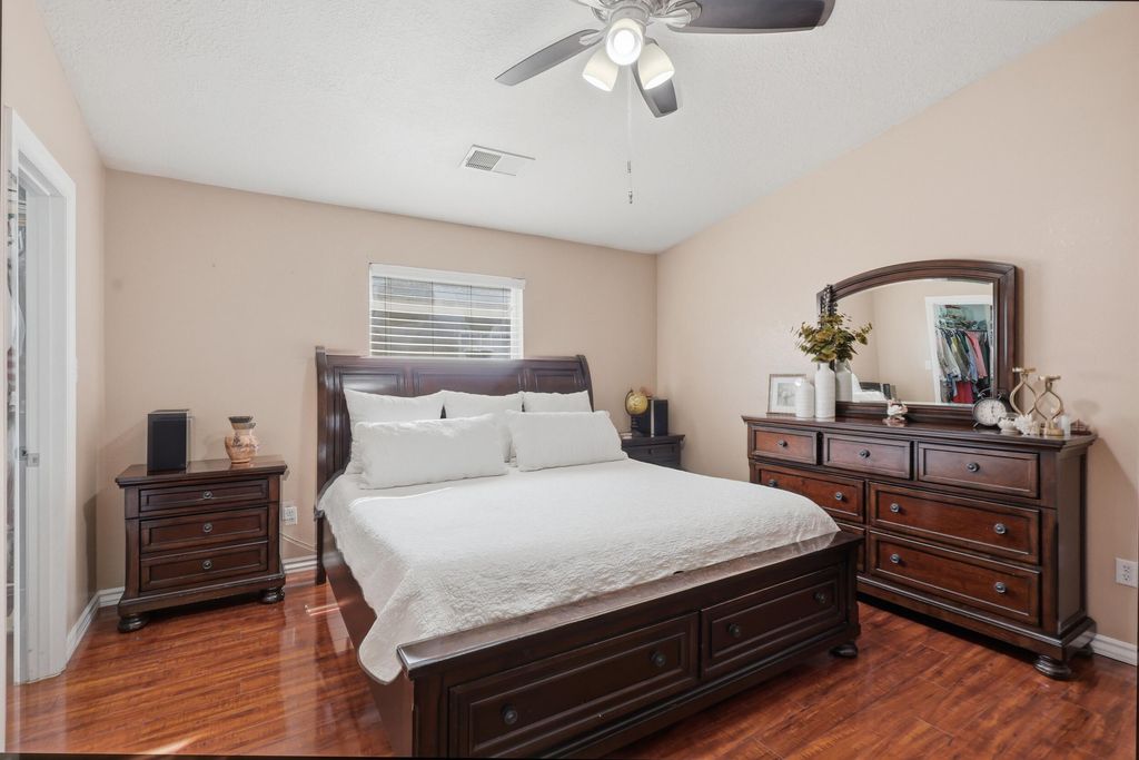 Image 24 of property listing at 7612 Desert Canyon Place SW, Albuquerque, NM 87121