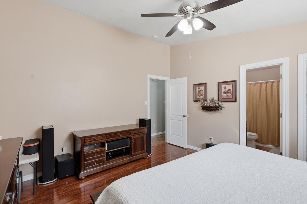 Image 26 of property listing at 7612 Desert Canyon Place SW, Albuquerque, NM 87121