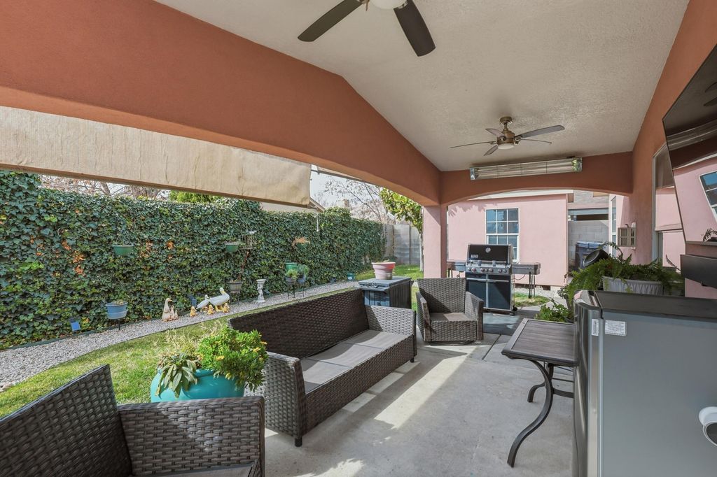 Image 31 of property listing at 7612 Desert Canyon Place SW, Albuquerque, NM 87121