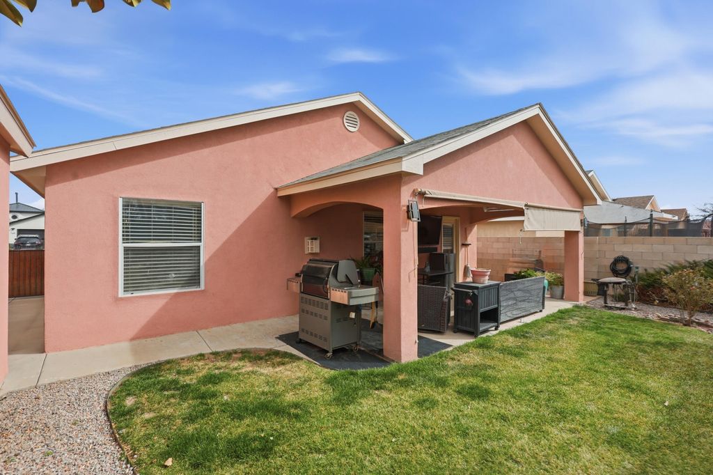 Image 37 of property listing at 7612 Desert Canyon Place SW, Albuquerque, NM 87121
