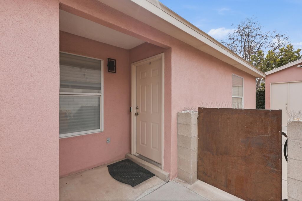 Image 42 of property listing at 7612 Desert Canyon Place SW, Albuquerque, NM 87121