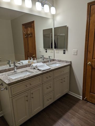 17720 W Running Creek Court, Gurnee, IL 60031