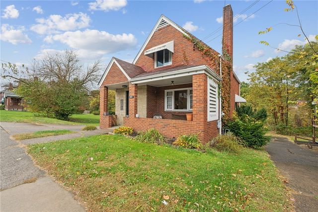 814 Saint Clair Ave, Clairton, PA 15025