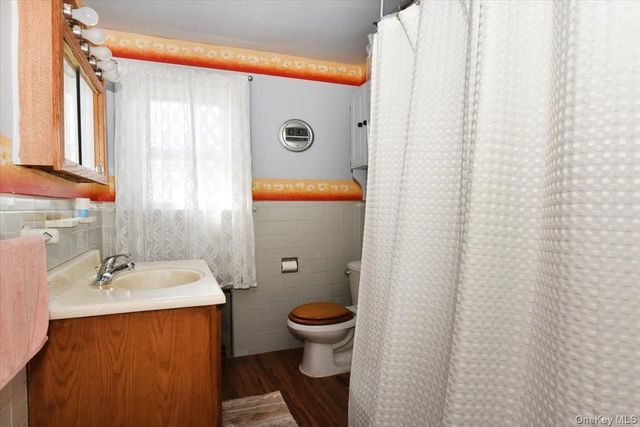 83 Cambridge Street, Valley Stream, NY 11581