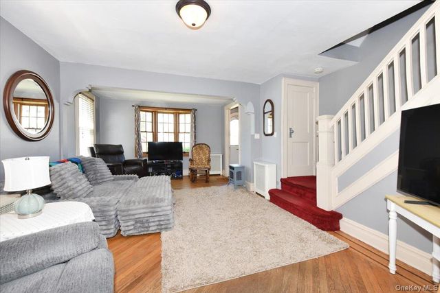 83 Cambridge Street, Valley Stream, NY 11581