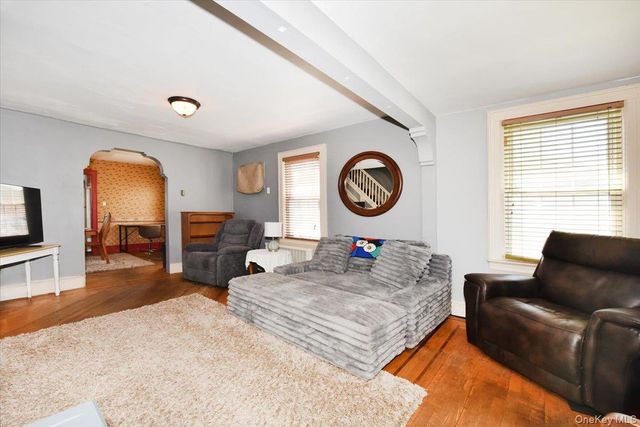 83 Cambridge Street, Valley Stream, NY 11581