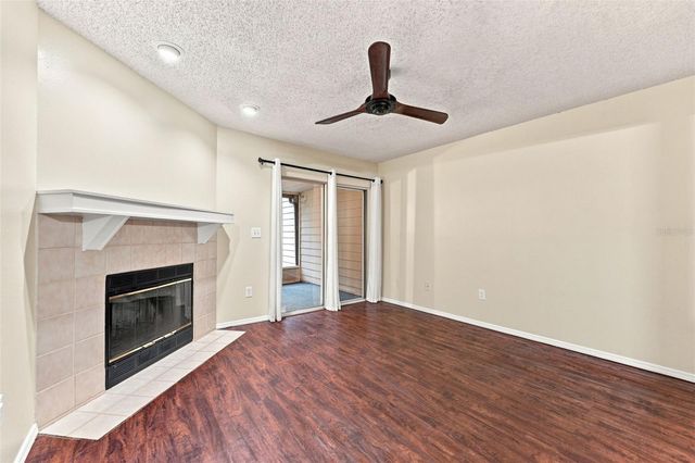 2350 FLETCHERS POINT CIRCLE, Tampa, FL 33613