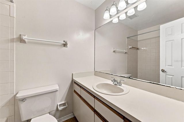 2350 FLETCHERS POINT CIRCLE, Tampa, FL 33613