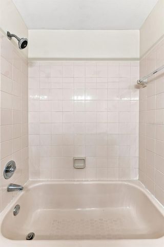 2350 FLETCHERS POINT CIRCLE, Tampa, FL 33613