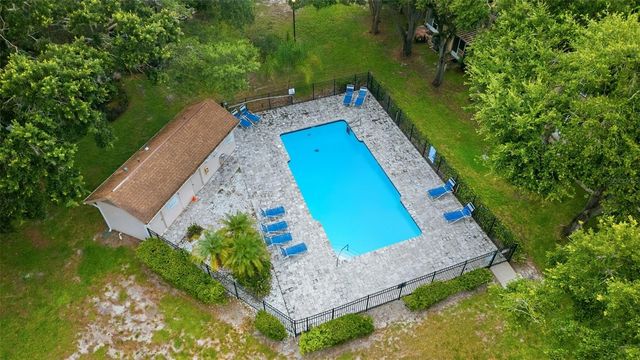 2350 FLETCHERS POINT CIRCLE, Tampa, FL 33613