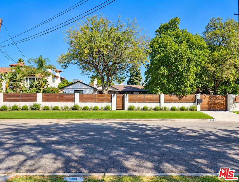 5738 Rhodes Avenue, Valley Village, CA 91607 — photo 2