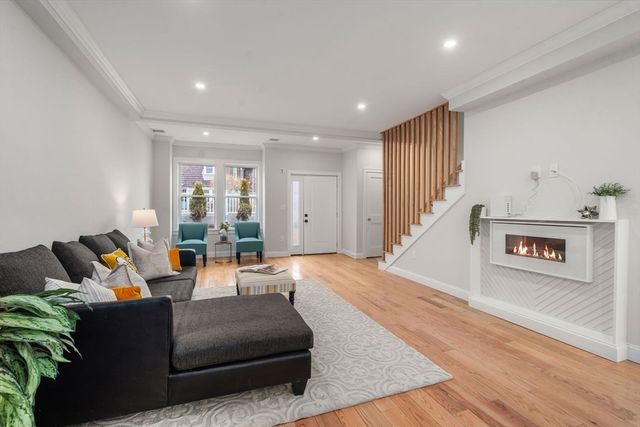 56 Indiana Terrace 56, Newton, MA 02464