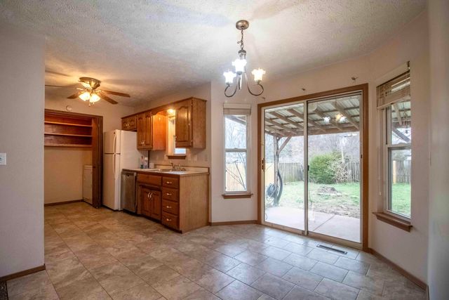 2919 W Page Street, Springfield, MO 65802