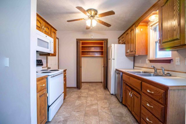 2919 W Page Street, Springfield, MO 65802