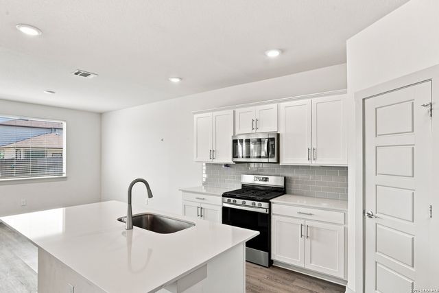 1315 PLYMOUTH RD, San Marcos, TX 78666