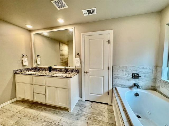 8332 Rainier Street, Edmond, OK 73034