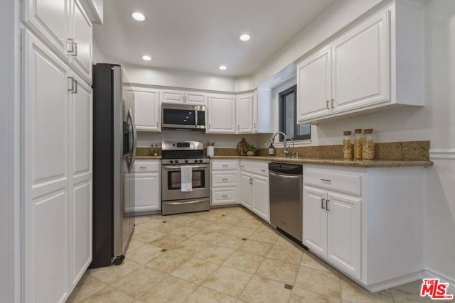9000 Vanalden Avenue 123, Northridge (los Angeles), CA 91324