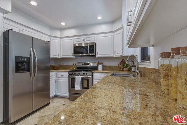 9000 Vanalden Avenue 123, Northridge (los Angeles), CA 91324