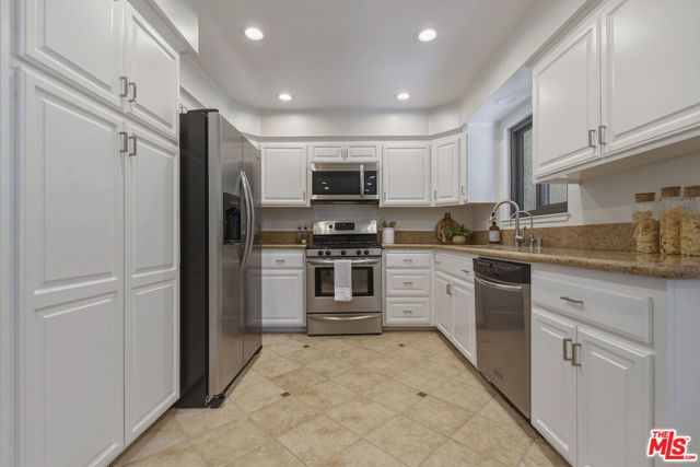 9000 Vanalden Avenue 123, Northridge (los Angeles), CA 91324