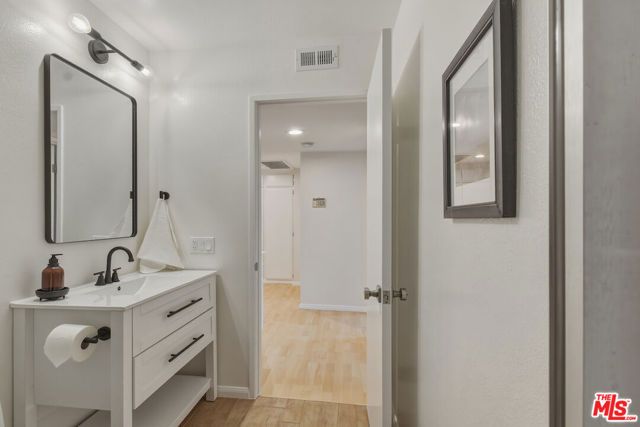 9000 Vanalden Avenue 123, Northridge (los Angeles), CA 91324