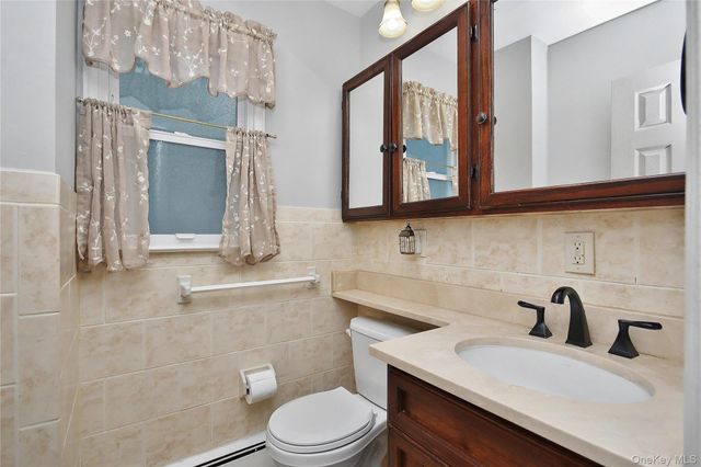 14 Emerald Place, Yonkers, NY 10703