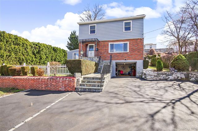 14 Emerald Place, Yonkers, NY 10703