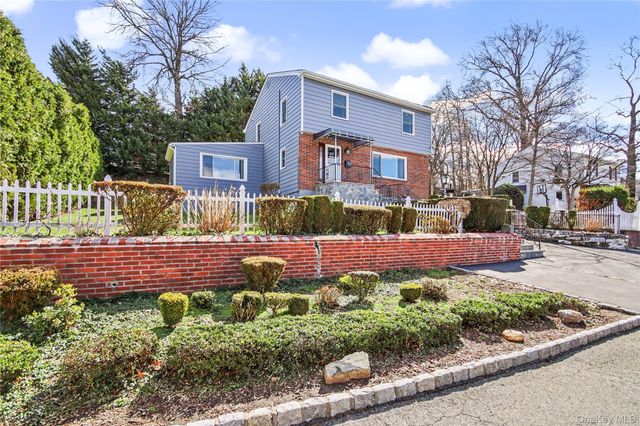 14 Emerald Place, Yonkers, NY 10703