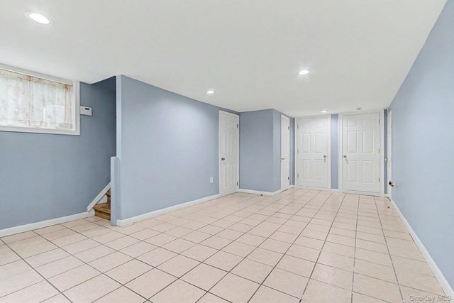 14 Emerald Place, Yonkers, NY 10703
