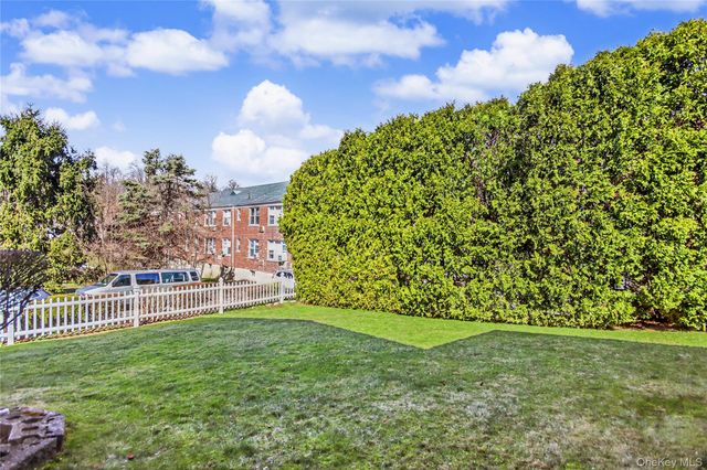 14 Emerald Place, Yonkers, NY 10703