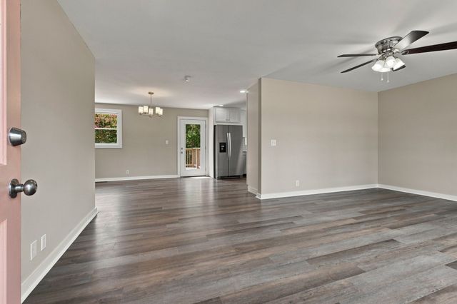 1614 Shady Cir, Lebanon, TN 37087
