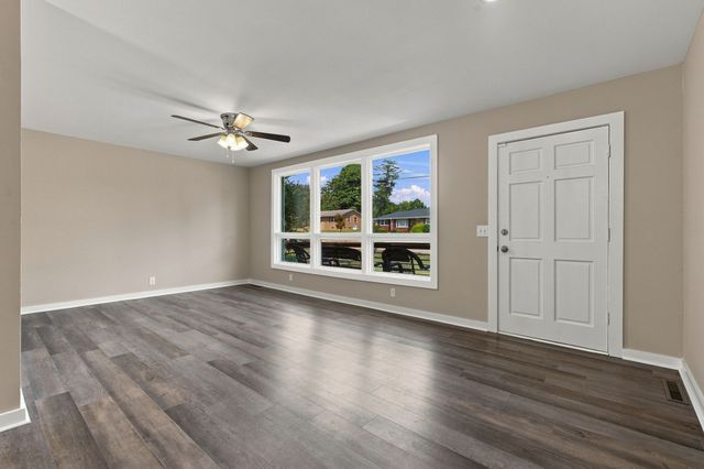 1614 Shady Cir, Lebanon, TN 37087