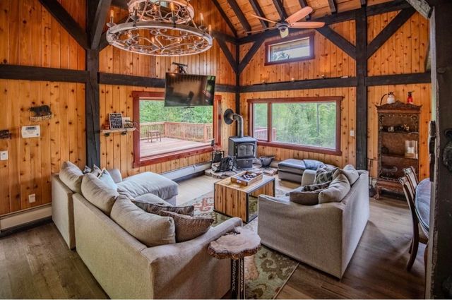 60 Bowlsville S Road, Mount Holly, VT 05758