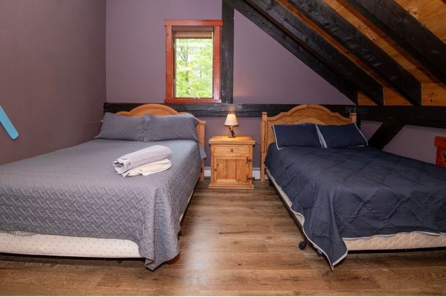 60 Bowlsville S Road, Mount Holly, VT 05758