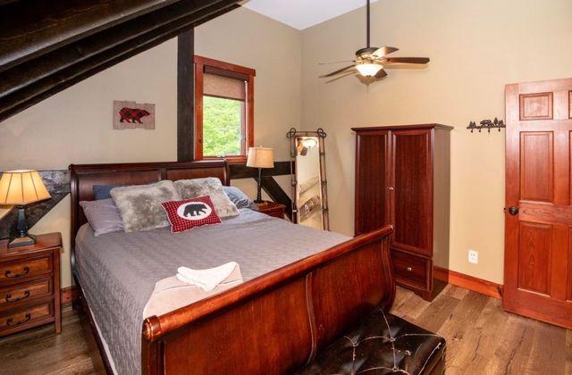 60 Bowlsville S Road, Mount Holly, VT 05758