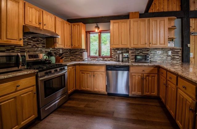 60 Bowlsville S Road, Mount Holly, VT 05758