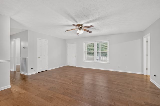 4218 Long Hollow Pike, Goodlettsville, TN 37072