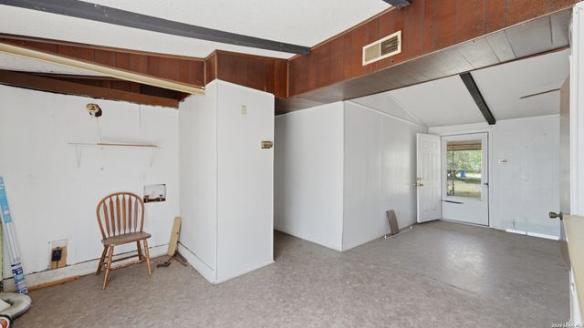 3651 E Ih 10, Seguin, TX 78155