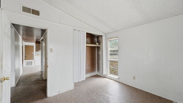 3651 E Ih 10, Seguin, TX 78155