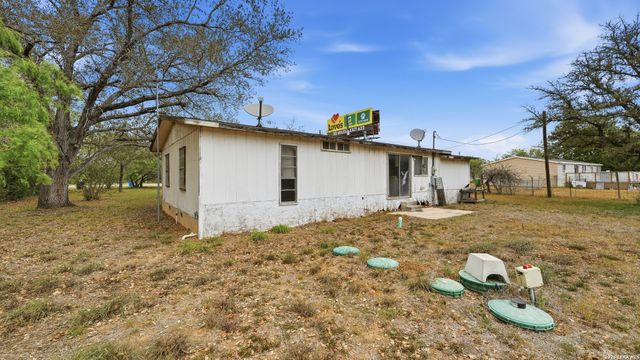 3651 E Ih 10, Seguin, TX 78155