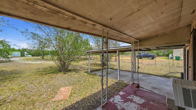 3651 E Ih 10, Seguin, TX 78155