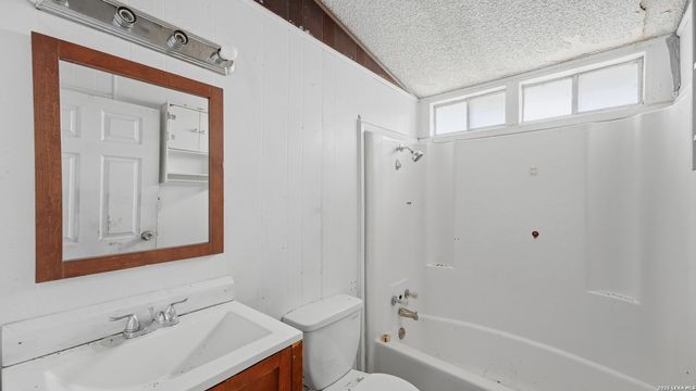 3651 E Ih 10, Seguin, TX 78155