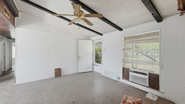 3651 E Ih 10, Seguin, TX 78155